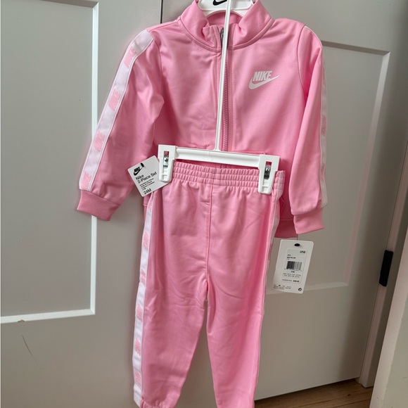 Nike Pink Athletic Set - Picture 2 of 4